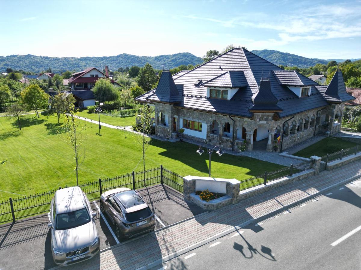 Conacul Cornu 1945 Hotell Cornu de Jos Exteriör bild
