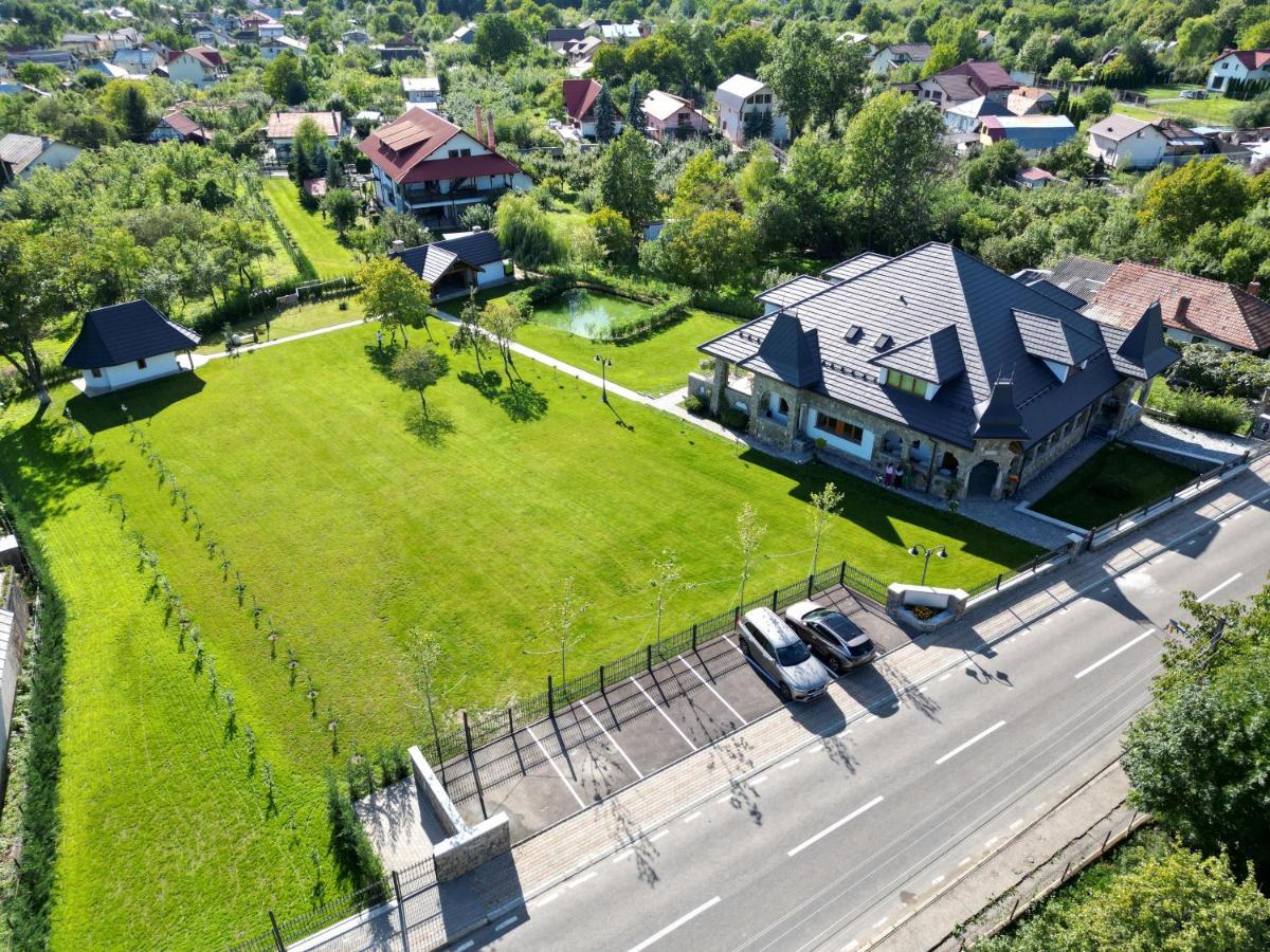 Conacul Cornu 1945 Hotell Cornu de Jos Exteriör bild