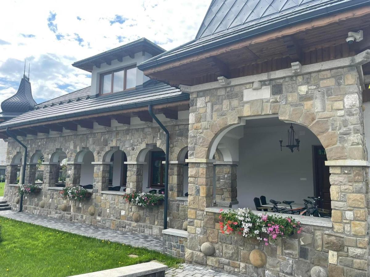 Conacul Cornu 1945 Hotell Cornu de Jos Exteriör bild