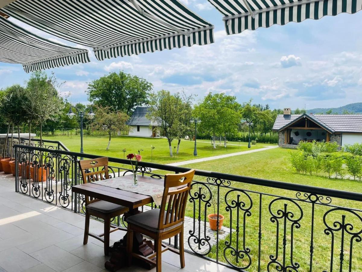 Conacul Cornu 1945 Hotell Cornu de Jos Exteriör bild